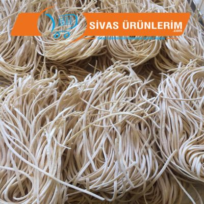 Ev Yapımı Yumurtalı Erişte